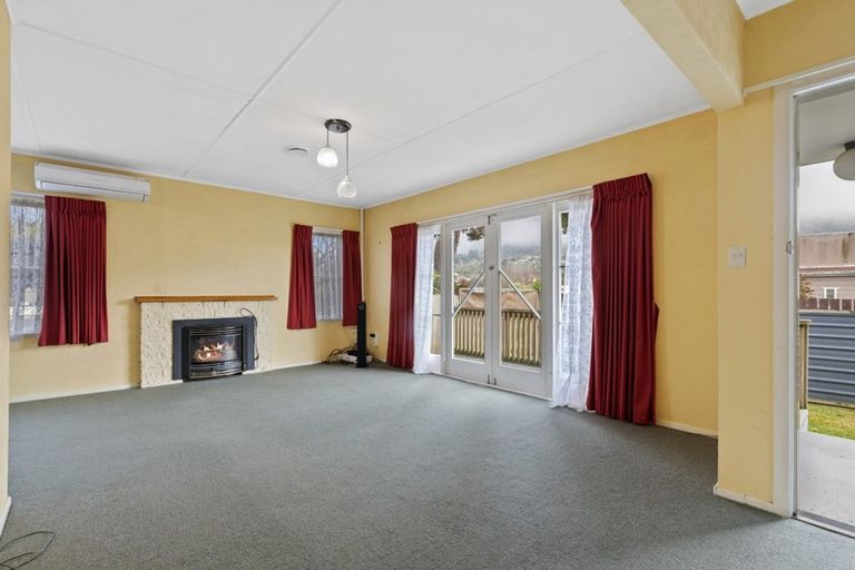 Photo of property in 15 Grayson Avenue, Mangakakahi, Rotorua, 3015