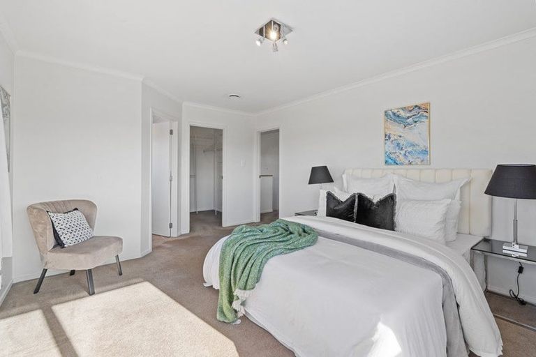 Photo of property in 13 Anchorite Way, Red Beach, 0932