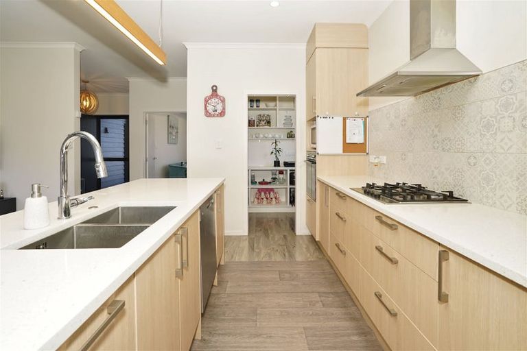 Photo of property in 2 Faber Place, Rototuna North, Hamilton, 3210