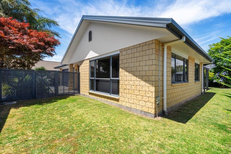 Photo of property in 19 Putaka Place, Papamoa Beach, Papamoa, 3118