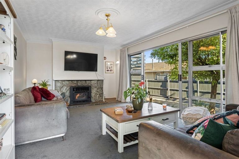 Photo of property in 7 Coates Place, Rangiora, 7400