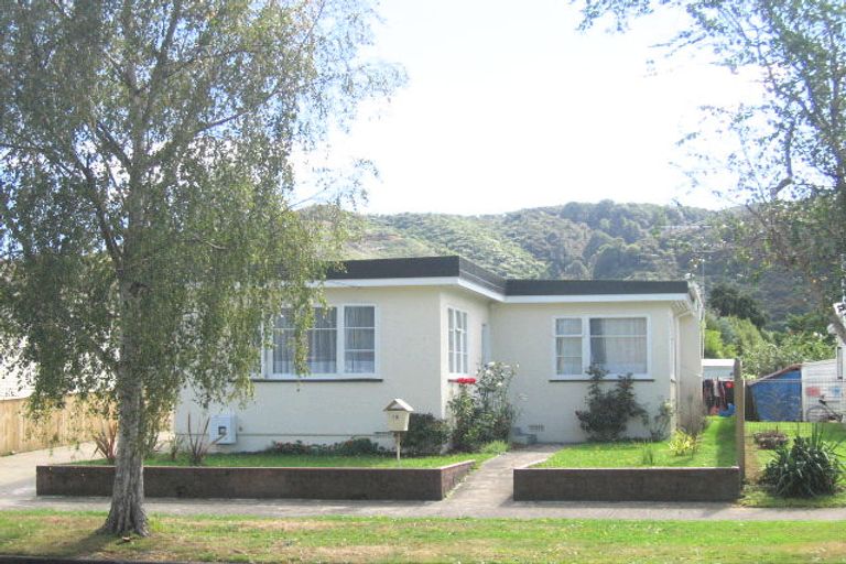 Photo of property in 15 Victoria Street, Ebdentown, Upper Hutt, 5018