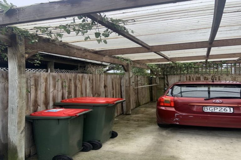 Photo of property in 1/15 Gloaming Place, Conifer Grove, Takanini, 2112