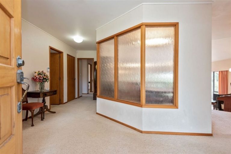 Photo of property in 15 Currell Way, Somerville, Auckland, 2014