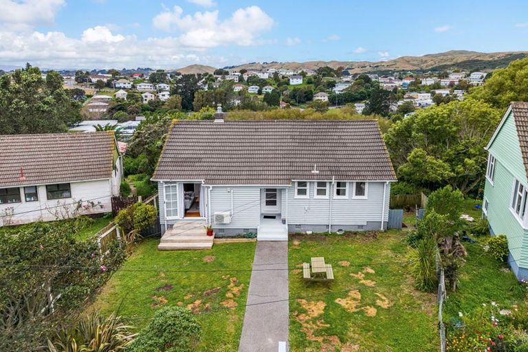 Photo of property in 11 King Crescent, Ranui, Porirua, 5024