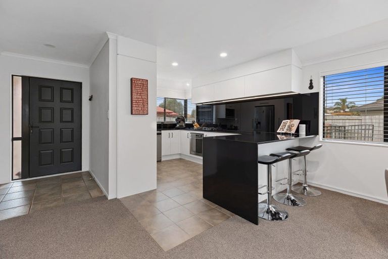 Photo of property in 5 Lamia Grove, Papamoa Beach, Papamoa, 3118