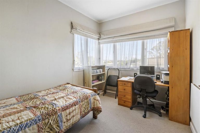 Photo of property in 1 Lavelle Road, Henderson, Auckland, 0612