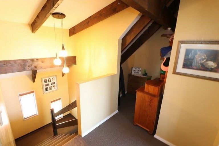 Photo of property in 3 Moray Place, Durie Hill, Whanganui, 4500