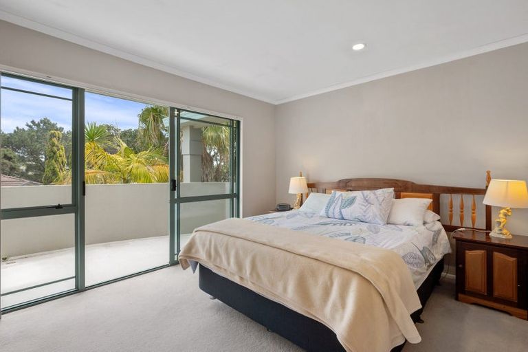 Photo of property in 24 Calypso Way, Unsworth Heights, Auckland, 0632