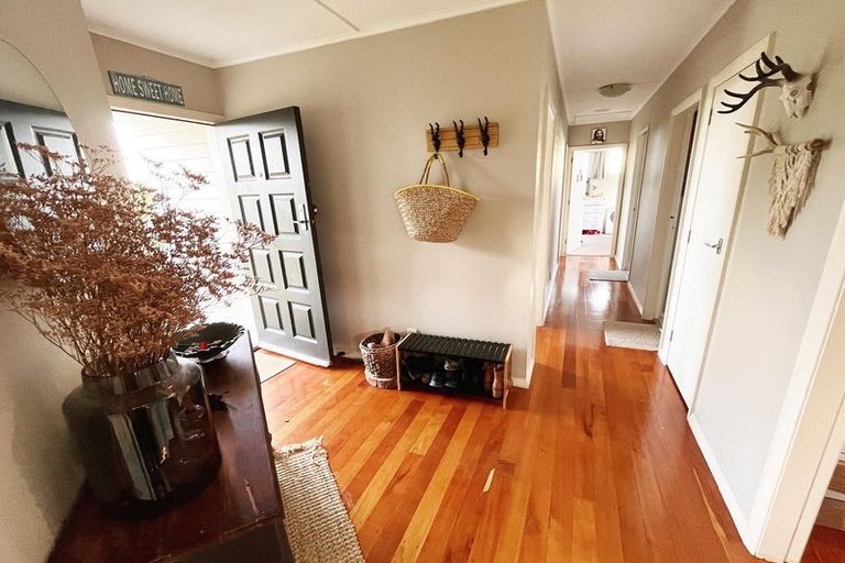 Photo of property in 26 Maple Grove, Maungaraki, Lower Hutt, 5010