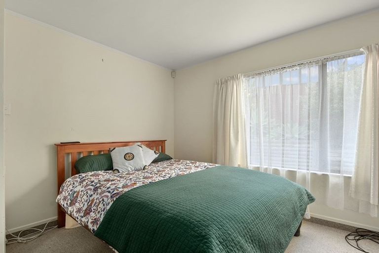 Photo of property in 71 Reynella Drive, Massey, Auckland, 0614