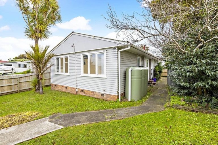 Photo of property in 11 Surrey Street, Manurewa, Auckland, 2102