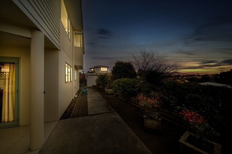 Photo of property in 3a Hillcrest Street, Glen Avon, New Plymouth, 4312