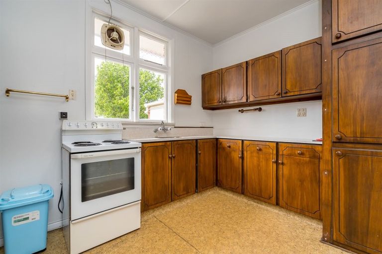 Photo of property in 129 Macandrew Road, South Dunedin, Dunedin, 9012