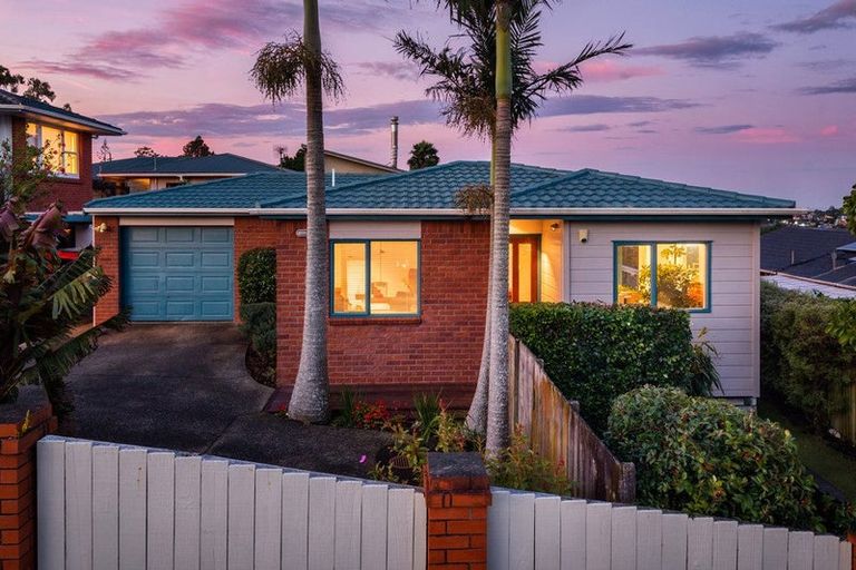 Photo of property in 2a Sycamore Drive, Sunnynook, Auckland, 0620