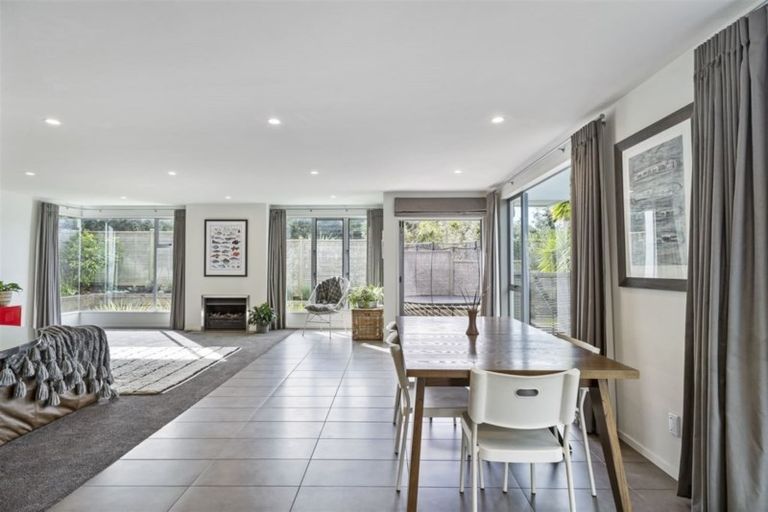 Photo of property in 19a Peter Terrace, Castor Bay, Auckland, 0620