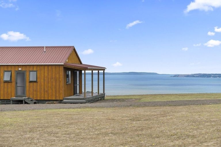 Photo of property in 986 Tinopai Road, Tinopai, Matakohe, 0593