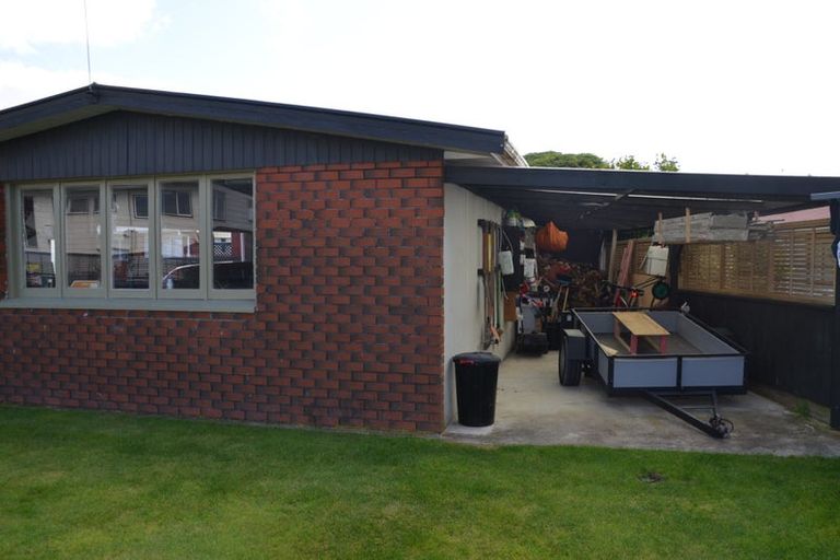 Photo of property in 23 Truby King Street, Merrilands, New Plymouth, 4312