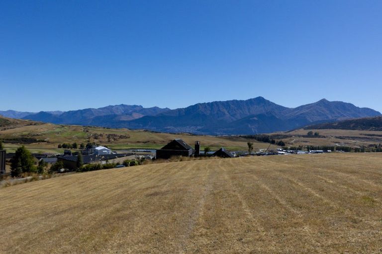 Photo of property in 31 Cappie Drive, Jacks Point, Queenstown, 9371