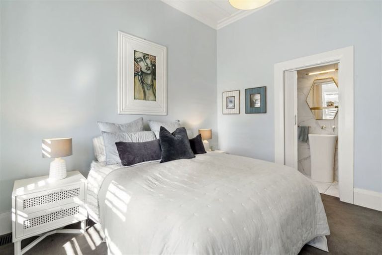 Photo of property in 15 North Avenue, Narrow Neck, Auckland, 0624