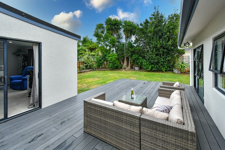 Photo of property in 29 Len Garlick Place, Pahurehure, Papakura, 2113