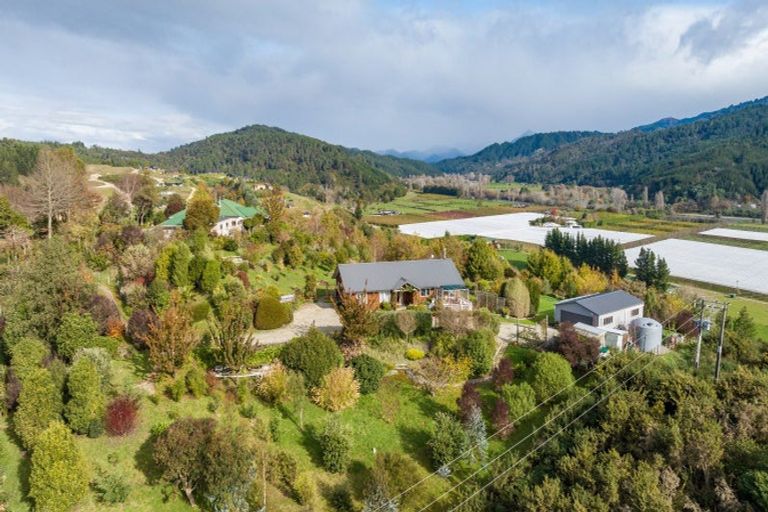 Photo of property in 130 Mytton Heights, Motueka, 7196