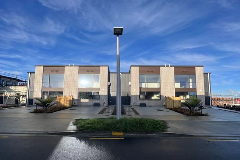 Photo of property in 6 Landing Path Drive, Hobsonville, Auckland, 0616