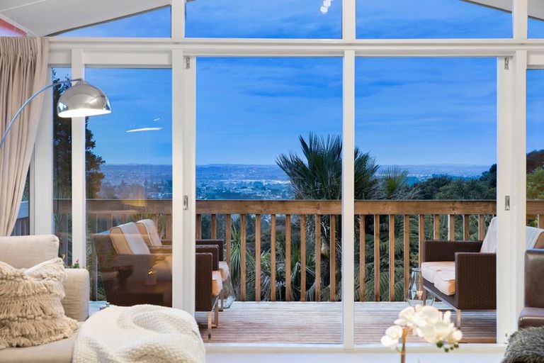 Photo of property in 67 Kohu Road, Titirangi, Auckland, 0604