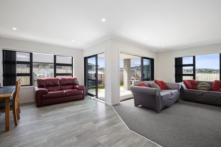 Photo of property in 19 Gibboney Place, Pokeno, 2402