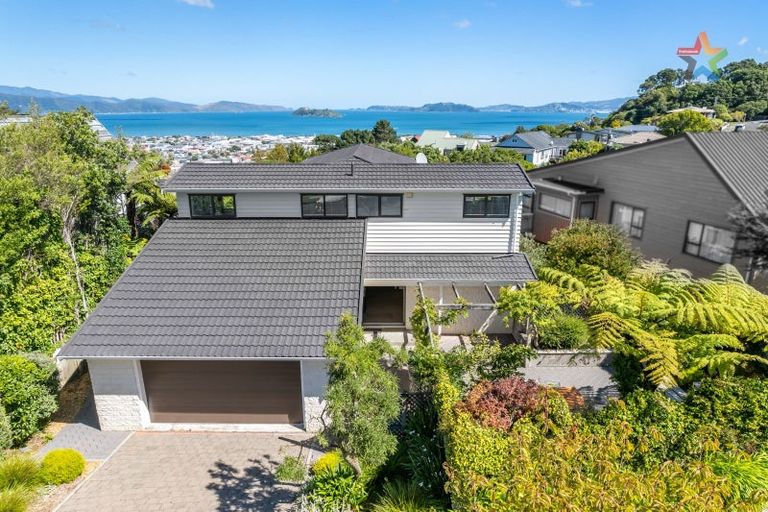 Photo of property in 30 Stanhope Grove, Korokoro, Lower Hutt, 5012