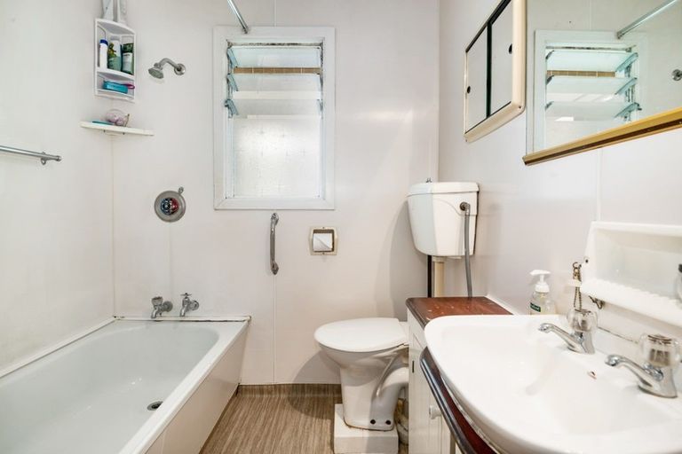 Photo of property in 62 Hampden Street, Picton, 7220