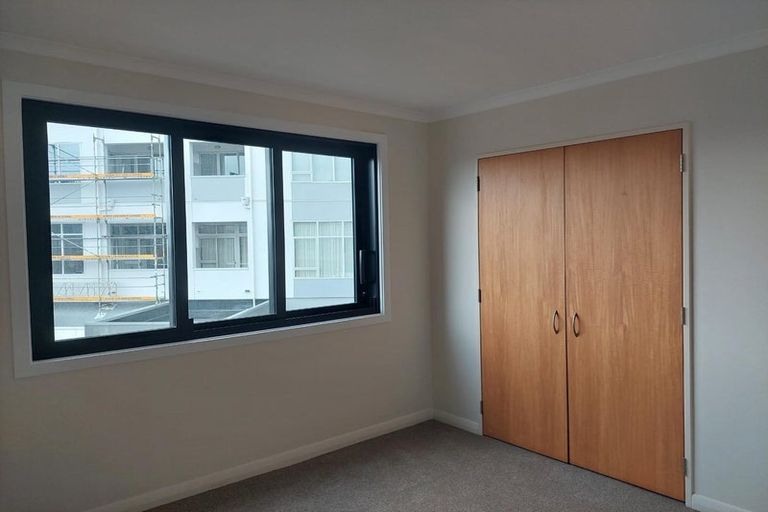 Photo of property in Endeavour Apartments, 24/125 Thorndon Quay, Pipitea, Wellington, 6011