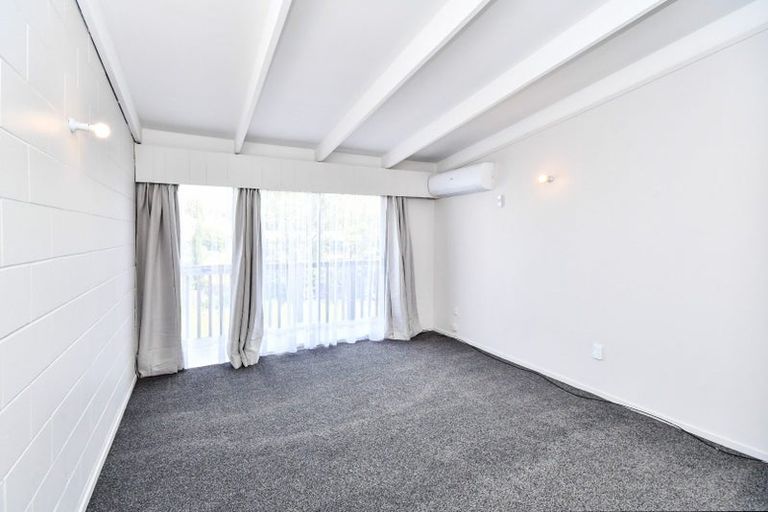 Photo of property in 15a Earlsworth Road, Mangere East, Auckland, 2024