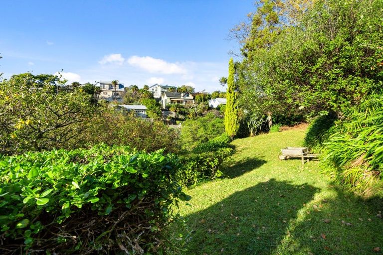 Photo of property in 1 Lucy Road, Bluff Hill, Napier, 4110