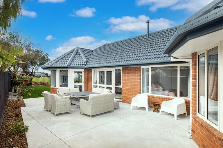 Photo of property in 67 Forest Drive, Parklands, Christchurch, 8083