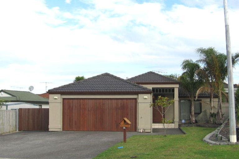 Photo of property in 52 Granville Drive, Massey, Auckland, 0614
