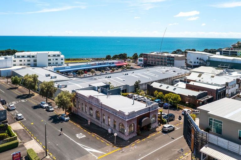 Photo of property in 29 Queen Street, New Plymouth, 4310