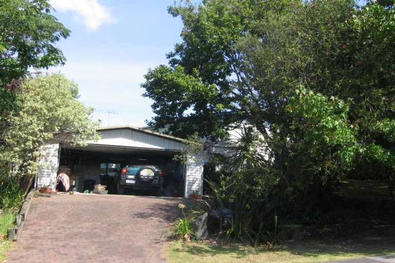 Photo of property in 35 Marlborough Avenue, Glenfield, Auckland, 0629