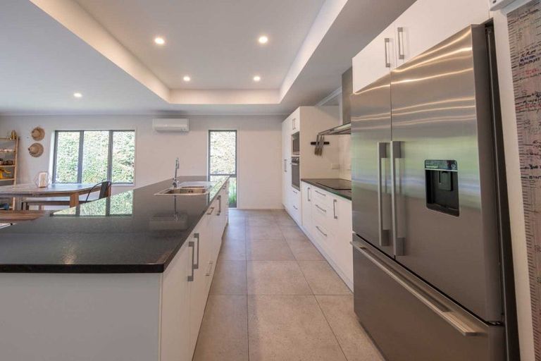 Photo of property in 14 Will Street, Huapai, Kumeu, 0810