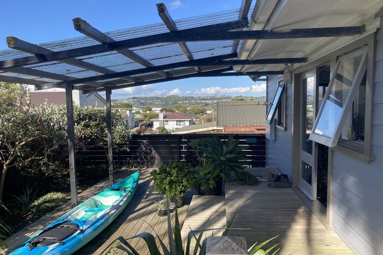 Photo of property in 5a Ron Parlane Place, Titahi Bay, Porirua, 5022