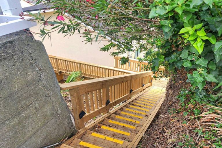 Photo of property in 28 Hospital Terrace, Hospital Hill, Napier, 4110