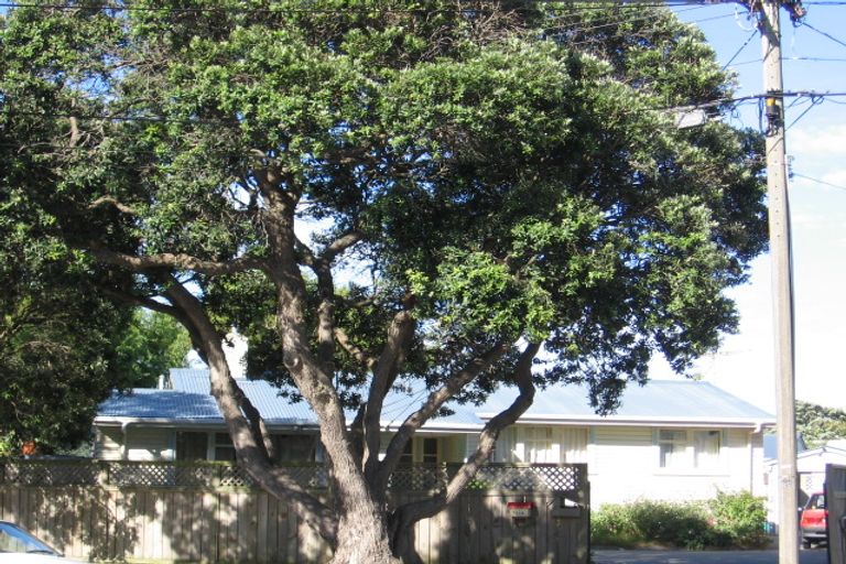 Photo of property in 100 Miramar Avenue, Miramar, Wellington, 6022