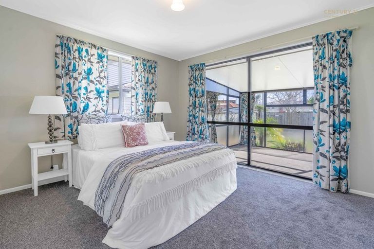 Photo of property in 4 Braeburn Place, Takanini, 2112