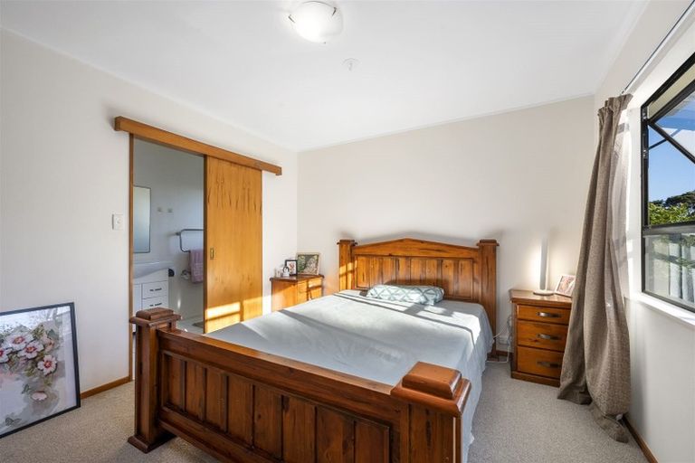 Photo of property in 3/43-53 Chivalry Road, Glenfield, Auckland, 0629