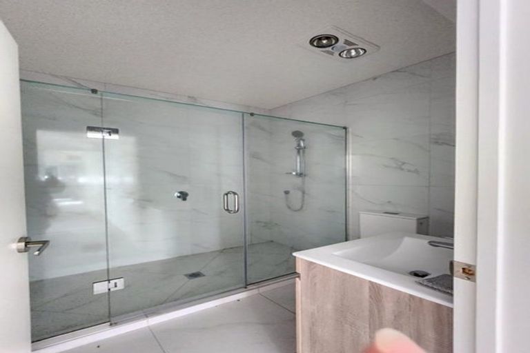 Photo of property in 36a Poruru Close, Papakura, 2110