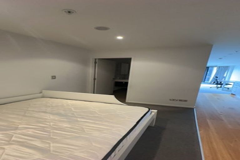 Photo of property in 60 Rauemi Way, Te Atatu South, Auckland, 0610