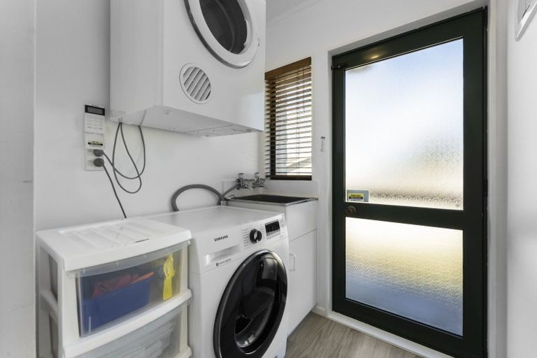 Photo of property in 109 Hillcrest Drive, Kelvin Grove, Palmerston North, 4414