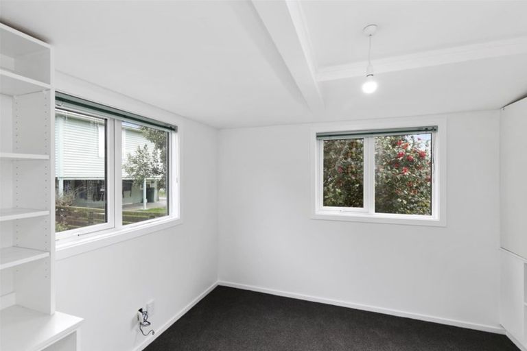 Photo of property in 304a Main Road, Tawa, Wellington, 5028