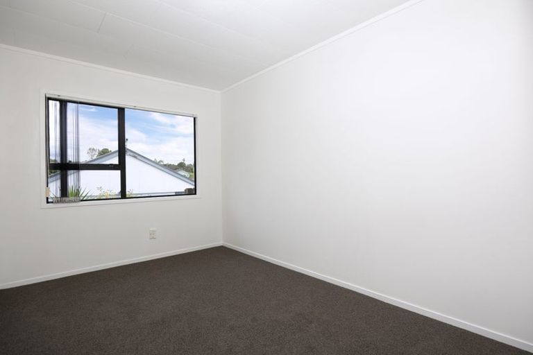 Photo of property in 67 Meadowvale Rise, Titirangi, Auckland, 0604