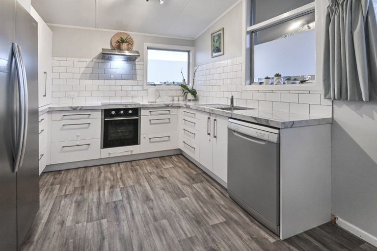 Photo of property in 30 Folkestone Drive, Flaxmere, Hastings, 4120